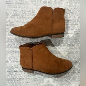 Cat and Jack size 13 Girls Booties